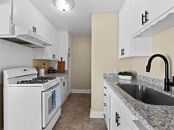 5th image of 103 Glacier Ct