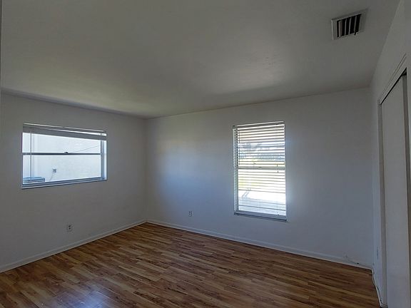 5th image of 1213 SW 48th Ter APT A