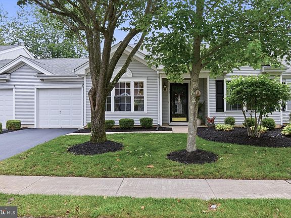2nd image of 657 Chancery Ln