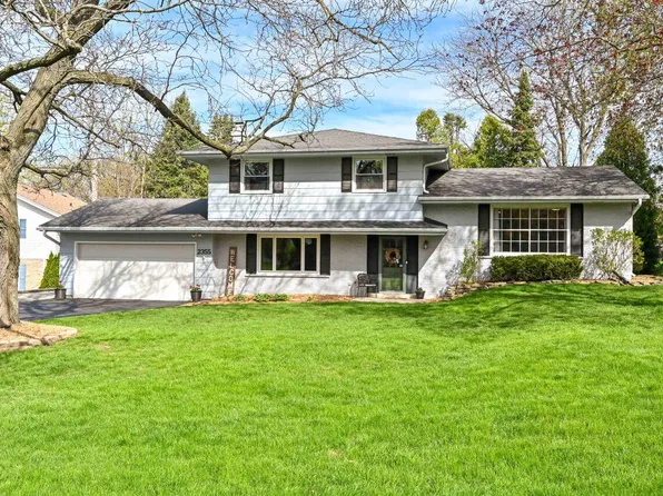 2355 Camelot DRIVE, Brookfield, WI 53045