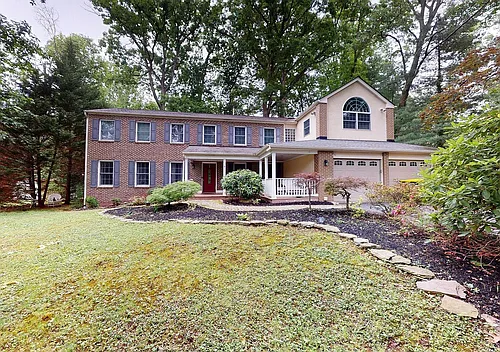 5803 Hall St Photo 1