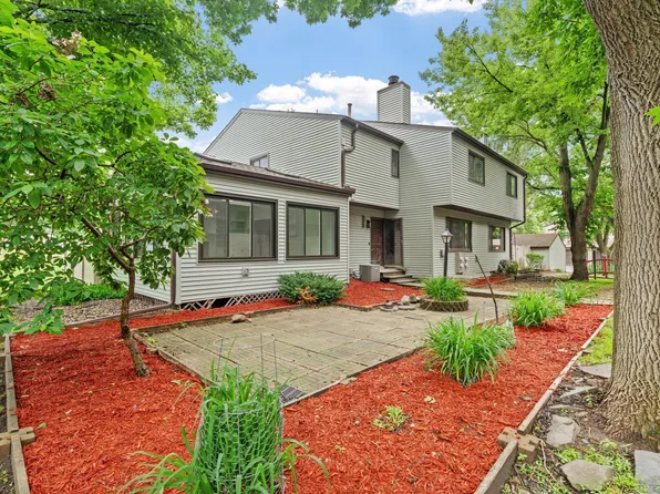 6383 Saint Johns Dr, Eden Prairie, MN 55346