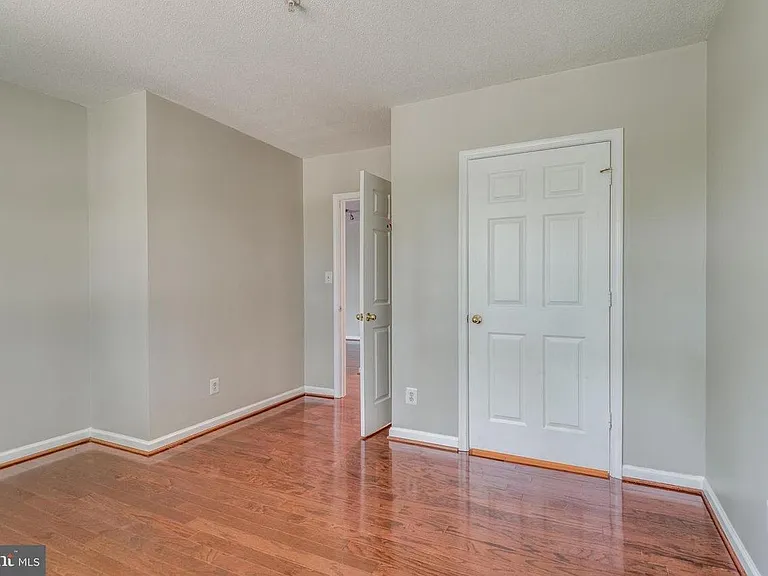 20311 Beechwood Ter #202 — Photo 25
