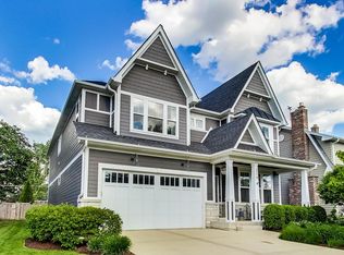 219 N Clinton Ave, Elmhurst, IL 60126