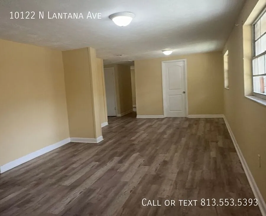 Spacious 4 Bedroom, 2 Bath Duplex in North Tampa — Photo 2