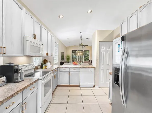 8187 Bellafiore Way, Boynton Beach, FL 33472