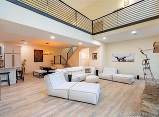 423 Hillside Rd, Lake Ozark, MO 65049