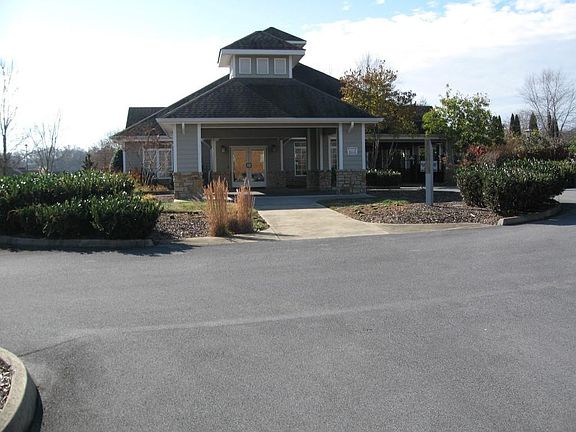 2nd image of 192 Forest Ln