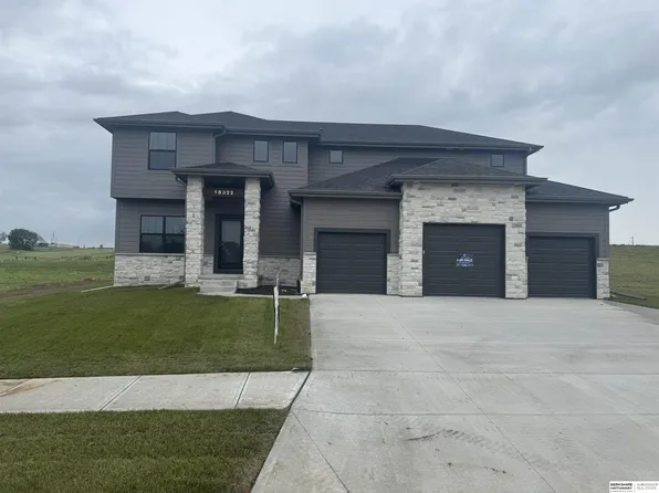18322 Schirra St, Gretna, NE 68028