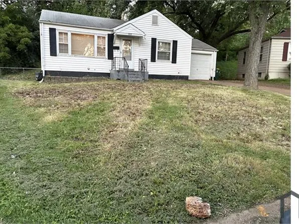 1009 Avant Dr, Saint Louis, MO 63137