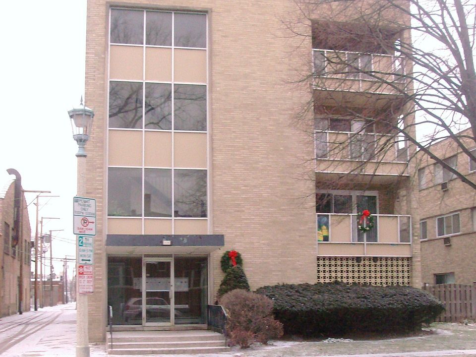 Street & Front Entry View