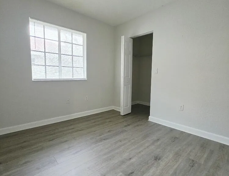 4154 Napoli Lake Dr — Photo 10