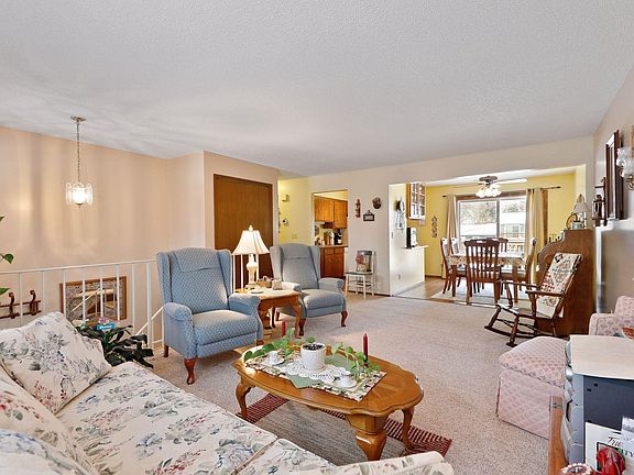 4th image of 5017 Campanaro Ln