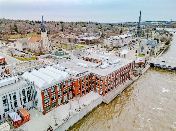 8 Harris St #422, Cambridge, ON N1R 8R1