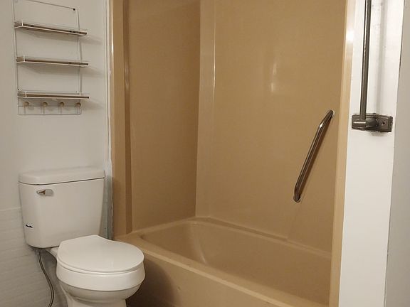 4th image of 712 Old Roane St #19