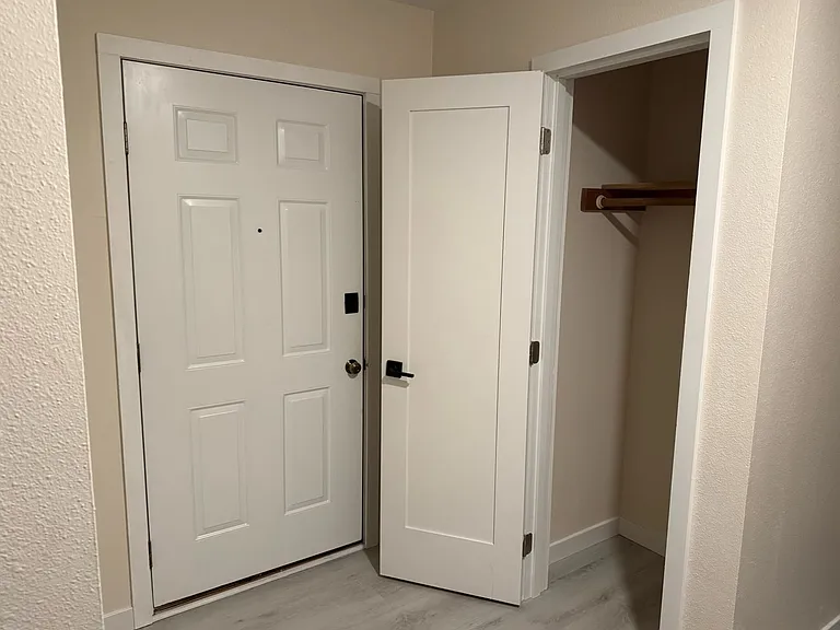 824 Grant St #8 — Photo 5