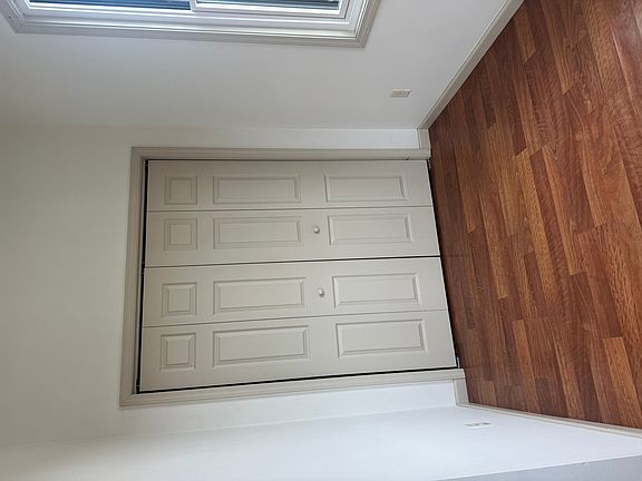 4th image of 637 Broadway Ave #637B