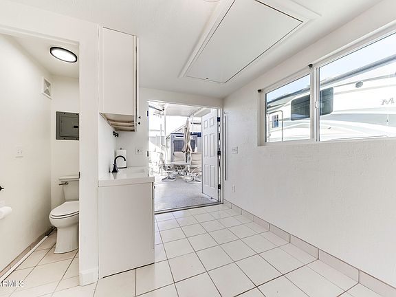 3rd image of 17200 W BELL Road #860