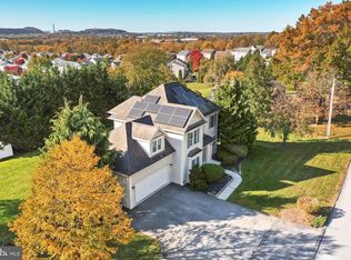 80 Oak Dr, Mount Wolf, PA 17347