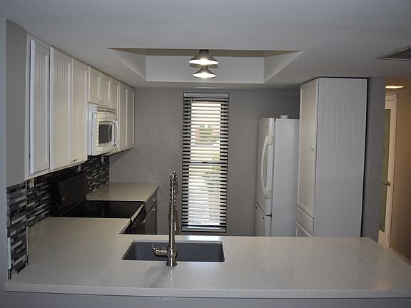 3rd image of 815 E Grovers Ave Unit 2