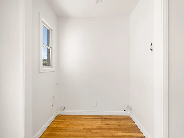 4441 Balboa St #2 — Photo 14