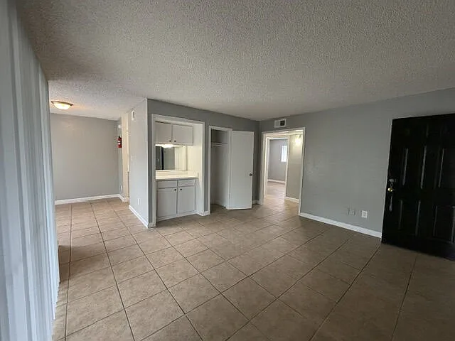3737 Hillcroft Apartments — Photo 78