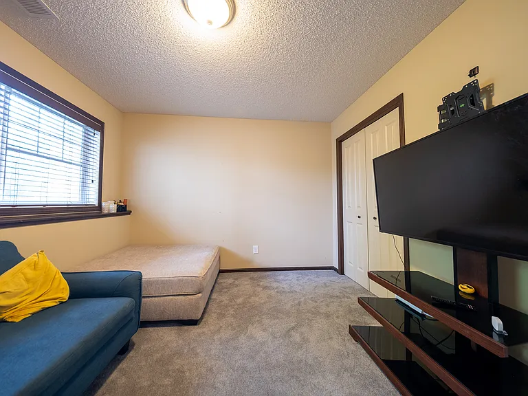 1635 Breton St — Photo 21