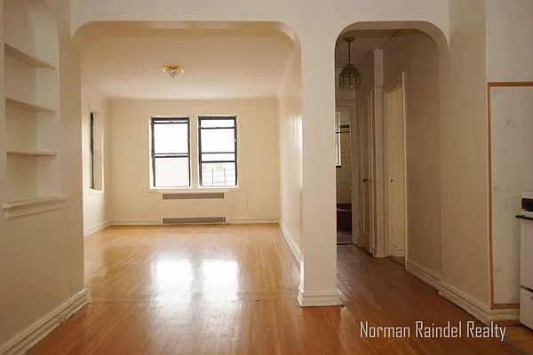 Rented by Norman Raindel, LREB | media 27