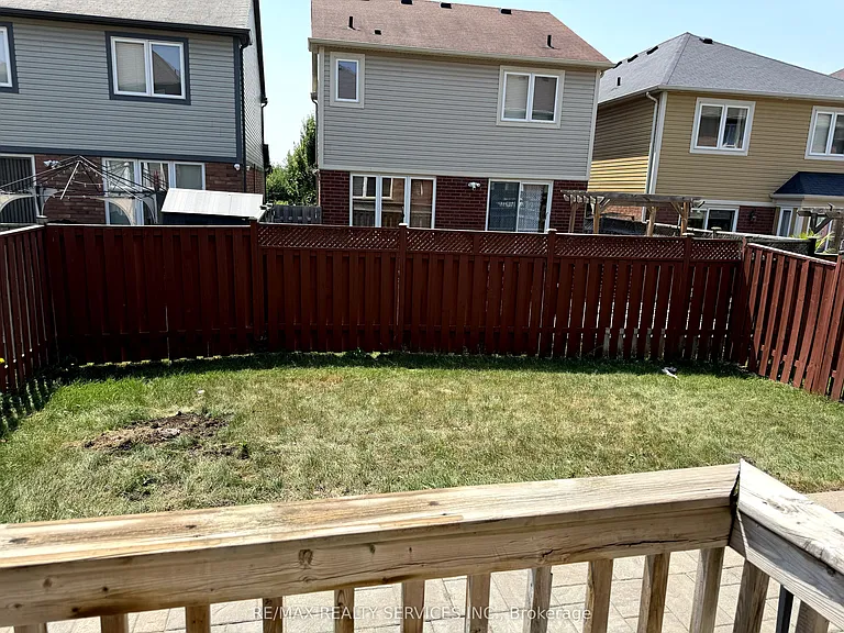 30 Arkwright Dr — Photo 17