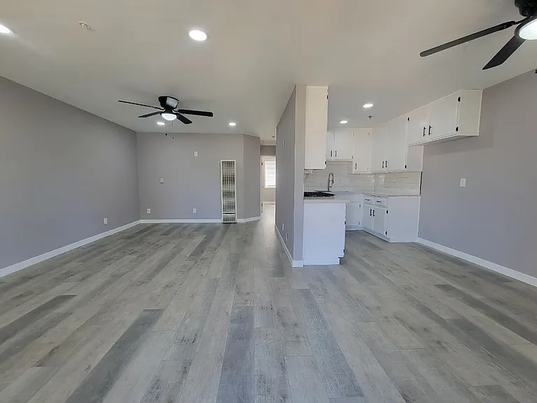 4311-4313 Toland Way — Photo 7