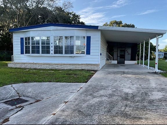 2nd image of 4044 Voorne St