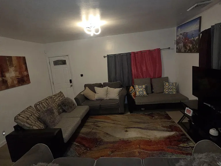800 York Ave — Photo 9