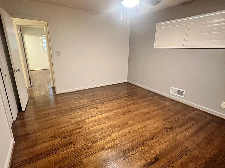 707 Warwick Rd — Photo 14