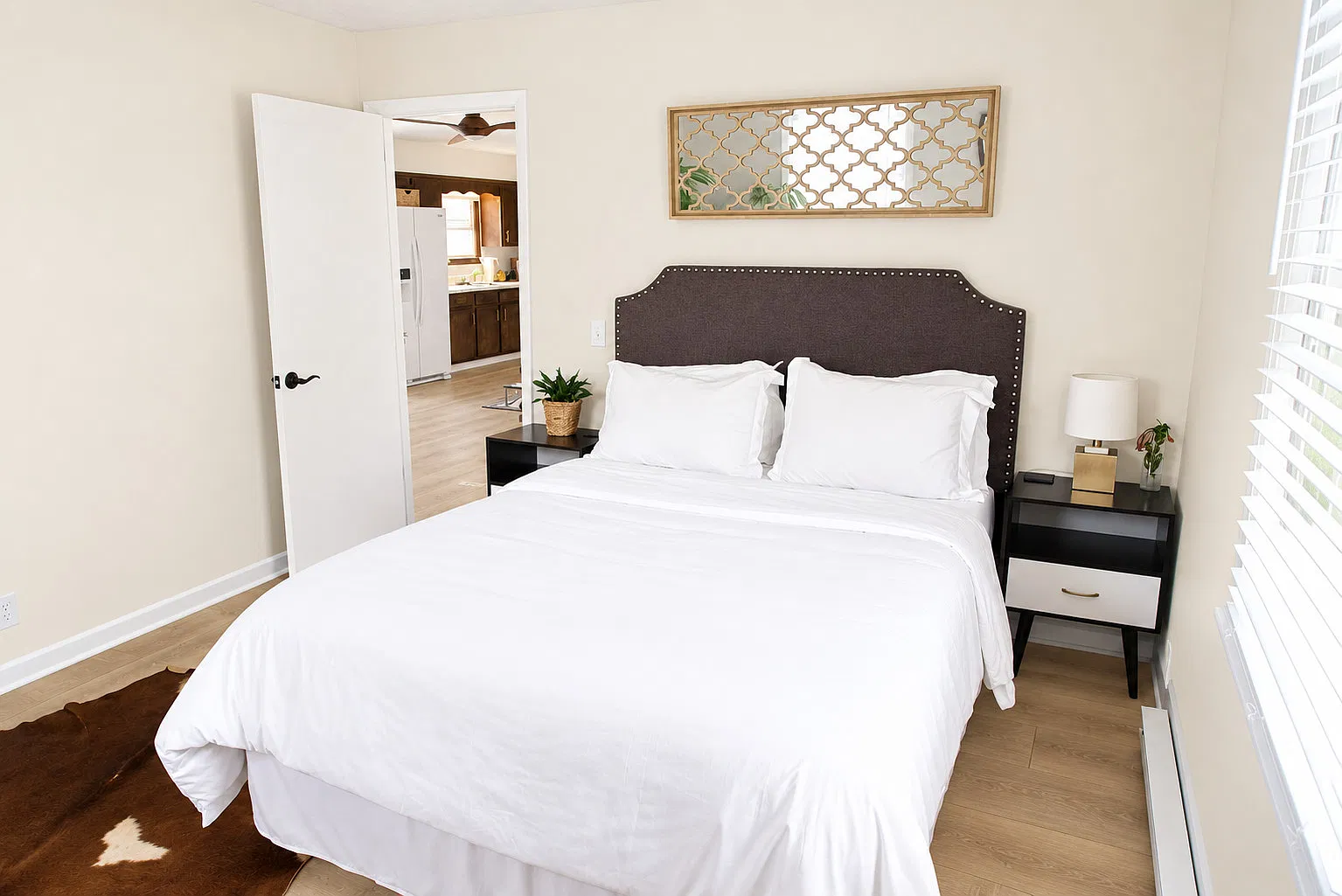 2 bed, 950 sqft, $2,200 — Photo 3