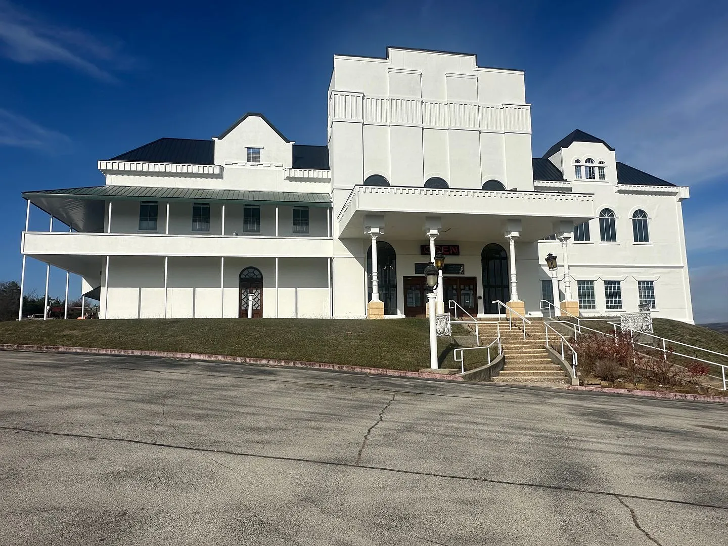 Majestic Ozarks — Photo 2