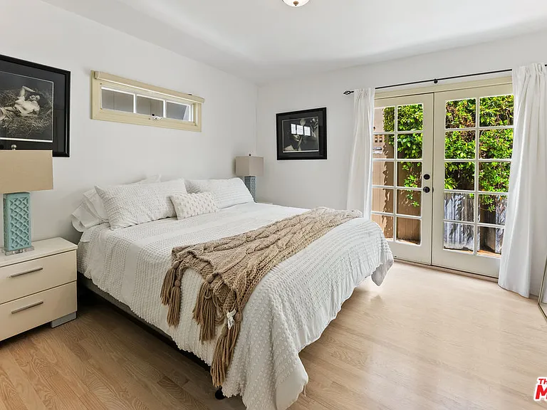 708 Westbourne Dr — Photo 5