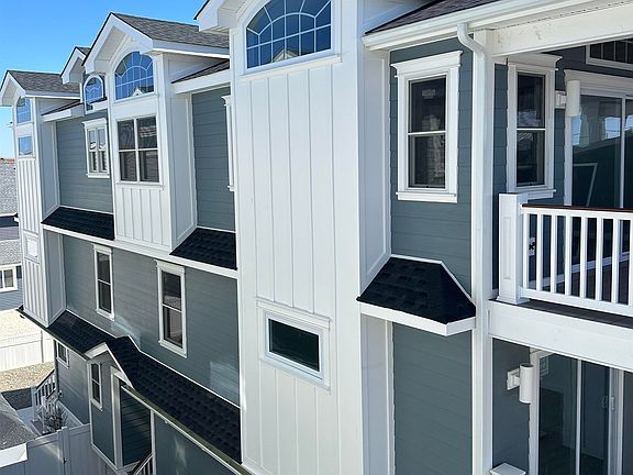 3rd image of 111 77th St W #Sea