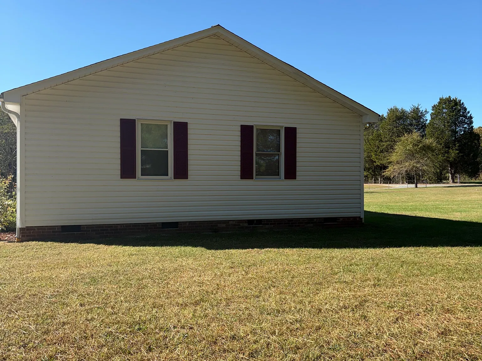 2 bed, 1280 sqft, $1,600 — Photo 3