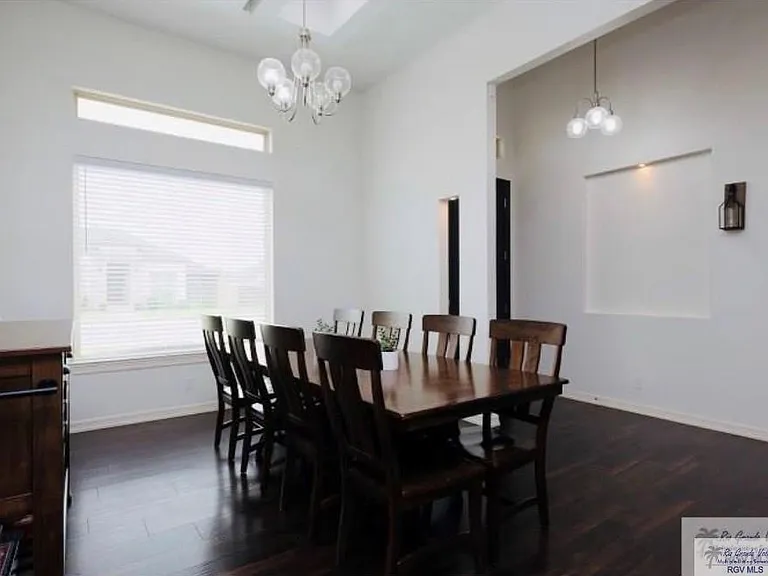 5807 Buckeye Ct — Photo 10