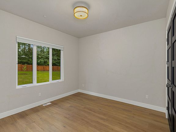 4th image of 16702 203rd Pl NE