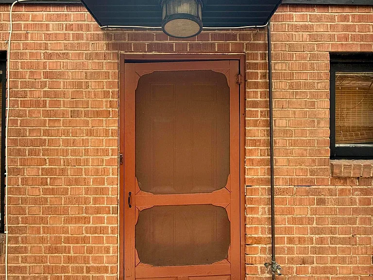 72 W Willetta St #A — Photo 3