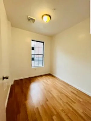 Rented by Akam Sales and Brokerage | media 5