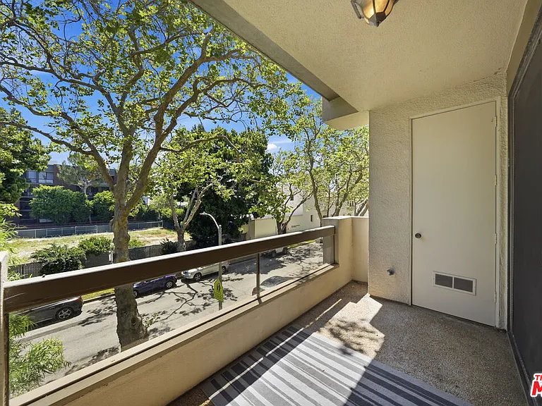 141 S Linden Dr #206 — Photo 57