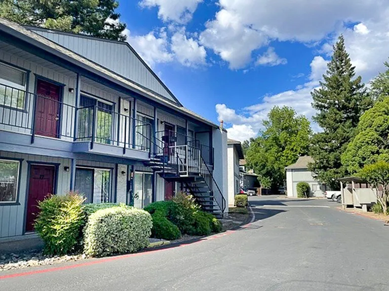 Summer Village Apartments — Photo 16