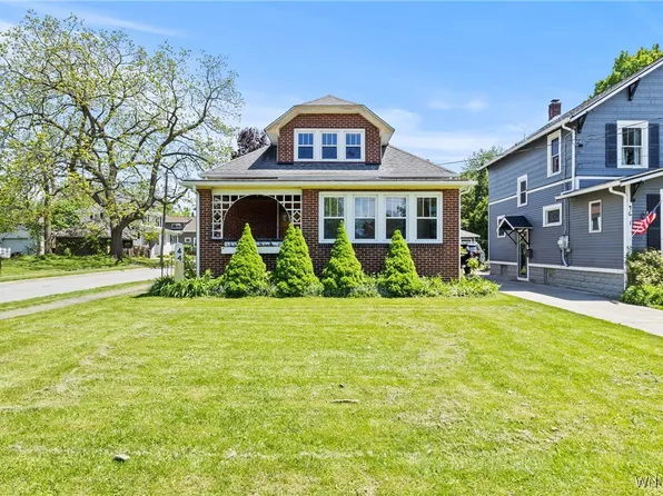 44 Lake Ave, Lancaster, NY 14086