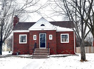 524 9th St SW, Willmar, MN 56201