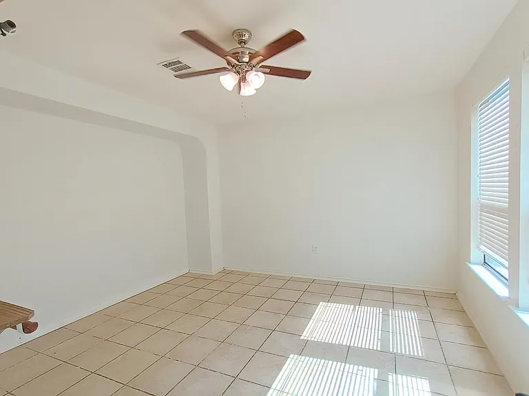 6213 Ringsby Rd — Photo 1