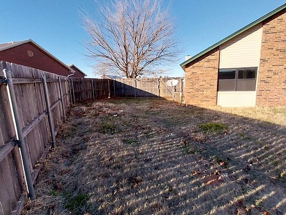 3rd image of 2308 Bell Ave #B