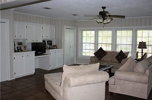 1st image of 713 S Coulter Dr