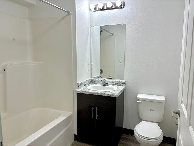 Roseland Apartments — Photo 33